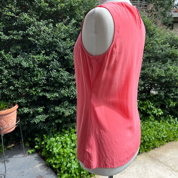 100% Silk Max Studio Sleeveless Blouse with Pleated Neckline - Picture 5 of 15